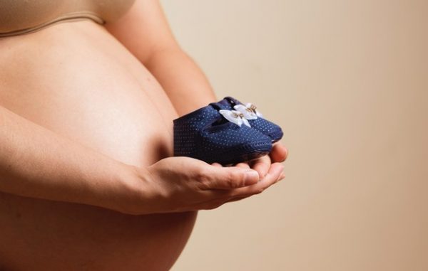 足の付け根 臨月 臨月の出産兆候14個の症状＆陣痛が来るまでの対処法まとめ