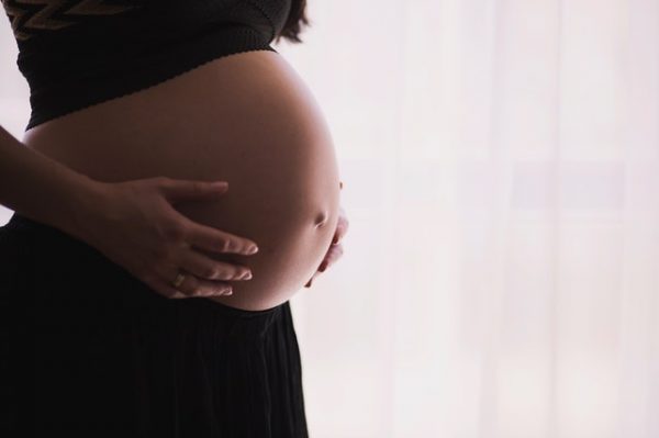 妊娠三ヶ月でお腹ぽっこりはなぜ 妊娠初期にお腹が出る理由 Soelu ソエル Magazine